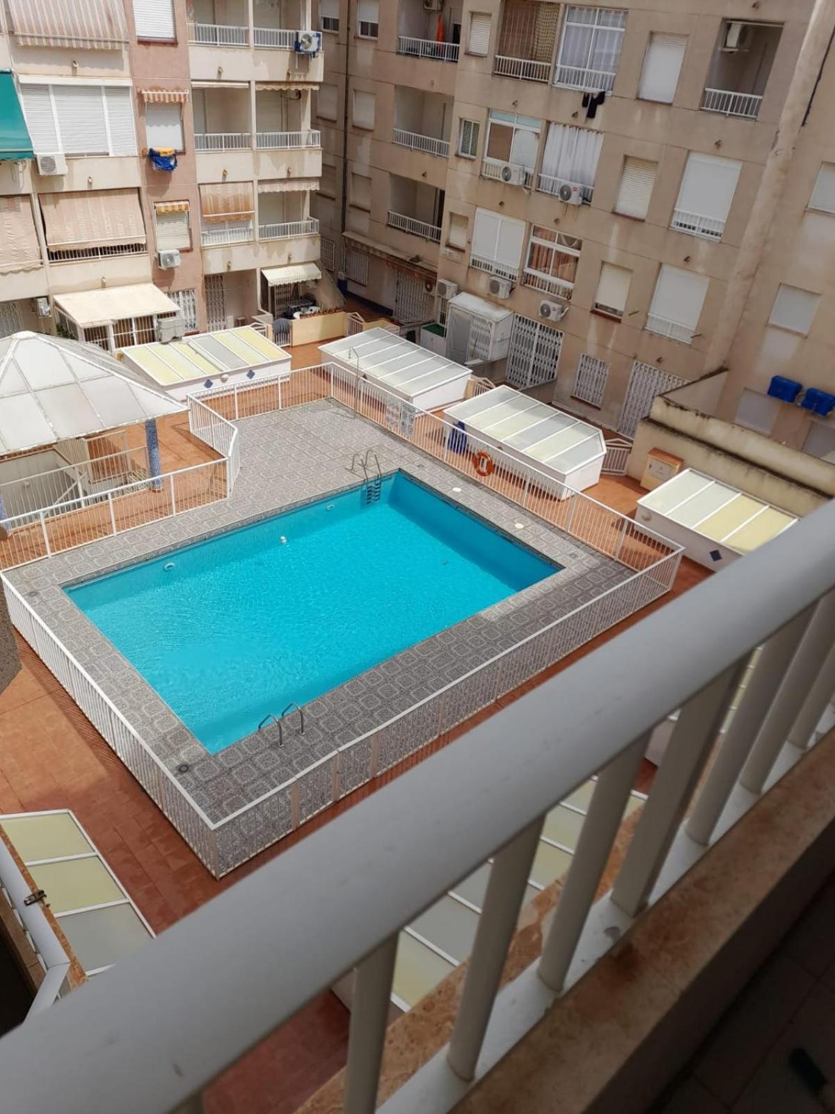 Cosy 200m From The Sea Apartment Torrevieja