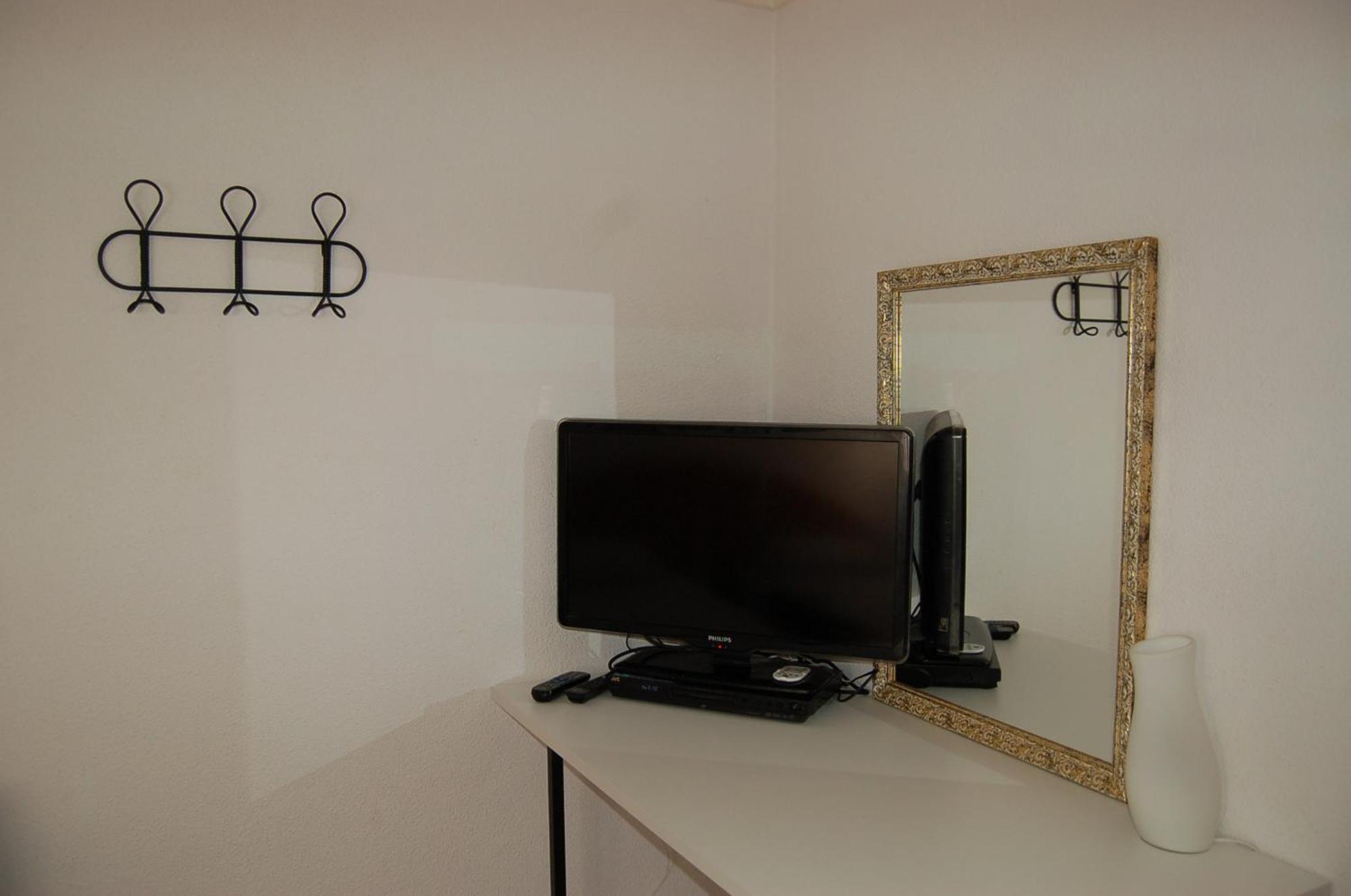 Cosy 200m From The Sea Apartment