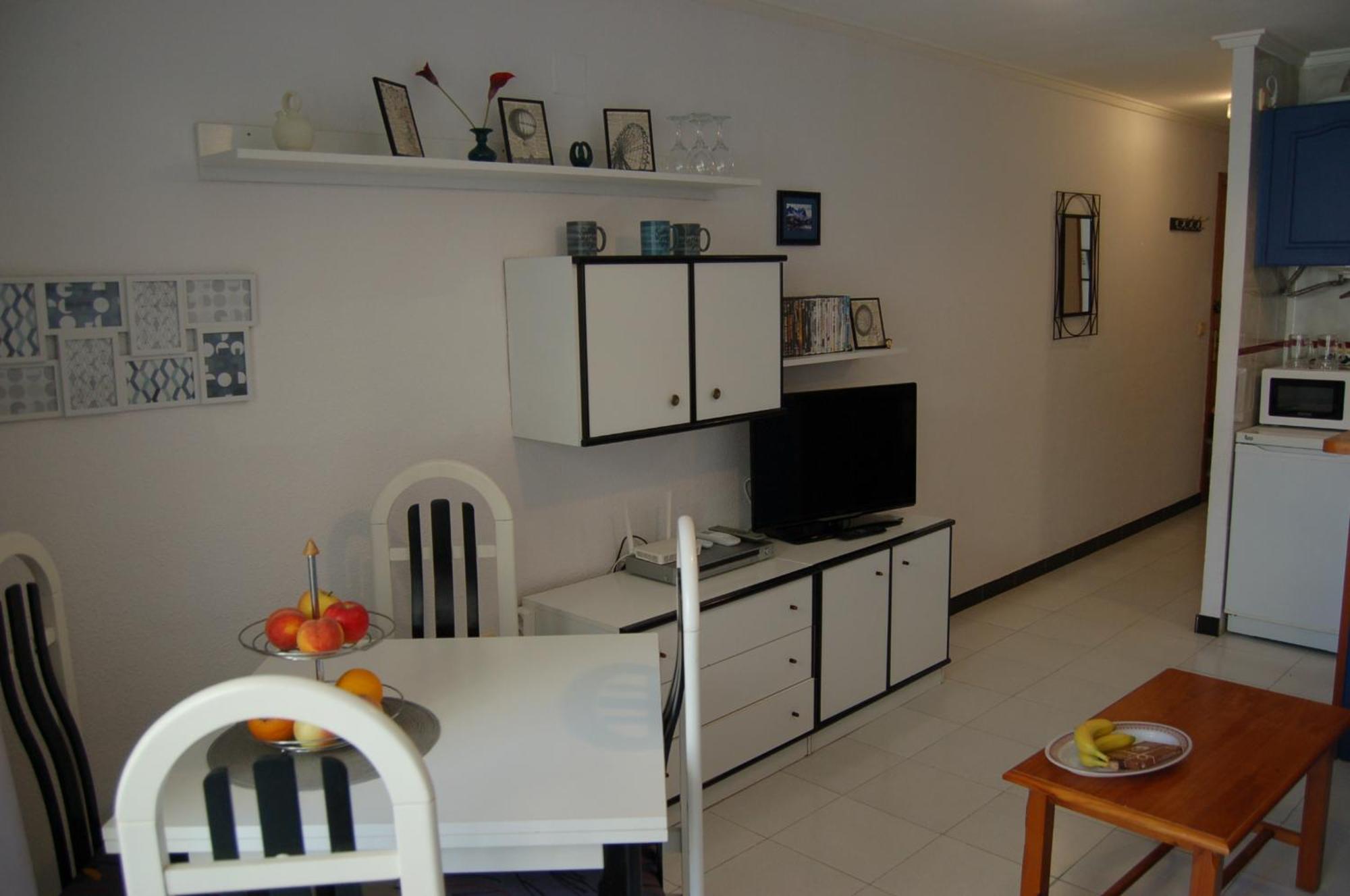 Cosy 200m From The Sea Apartment *